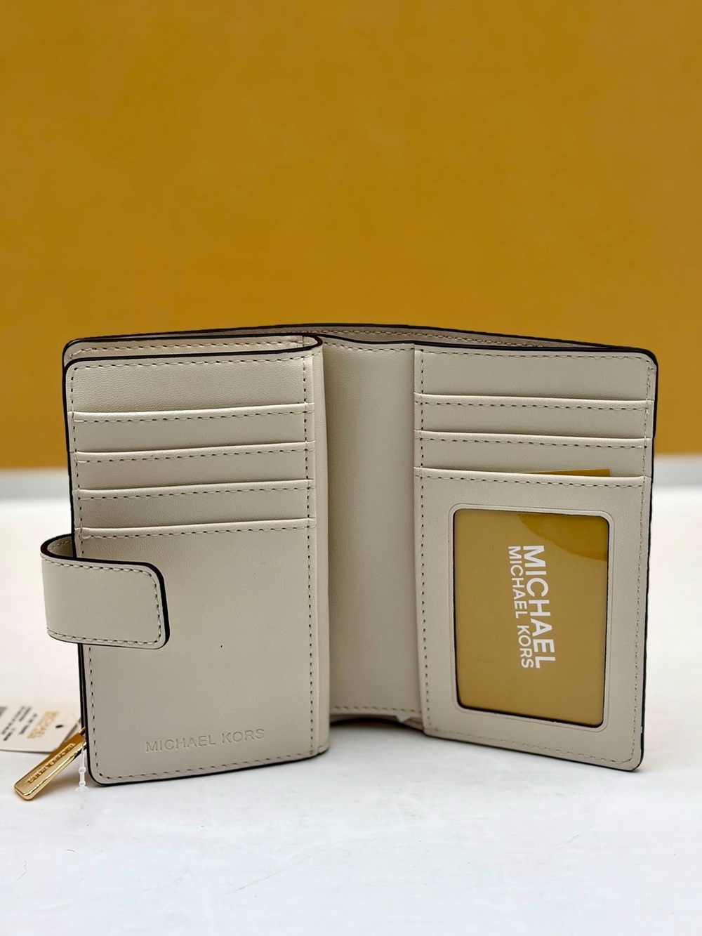 MICHAEL KORS Jet Set Travel Medium Logo Debossed Bifold Wallet - Picture 3 of 9